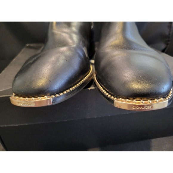 Coach‎ - Picture 5 of 12